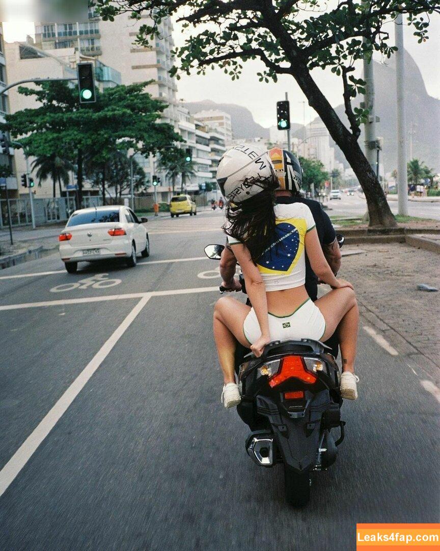 Emily Ratajkowski / Officialemilyratajkowski / emrata / https: leaked photo photo #3950