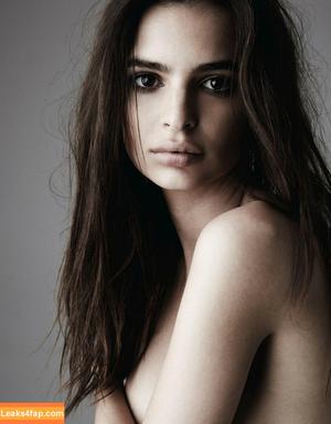 Emily Ratajkowski photo #3028