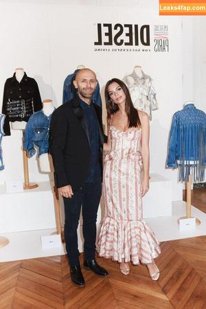 Emily Ratajkowski photo #3043