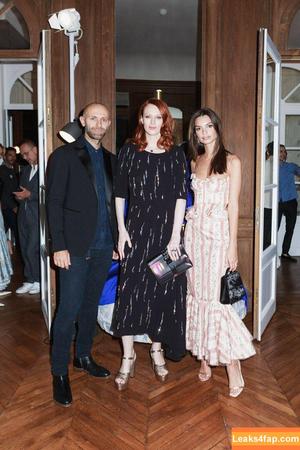 Emily Ratajkowski photo #3049