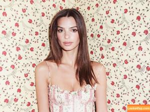 Emily Ratajkowski photo #3051