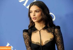 Emily Ratajkowski photo #3055