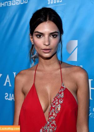 Emily Ratajkowski photo #3060