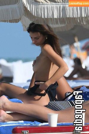 Emily Ratajkowski photo #3127