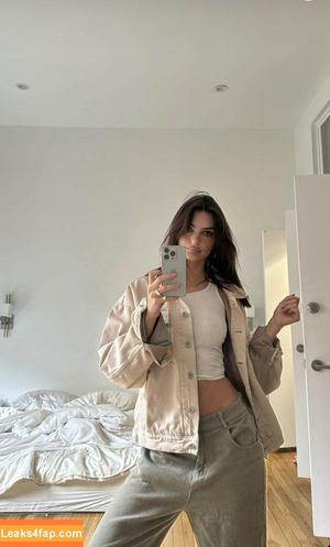 Emily Ratajkowski photo #3140