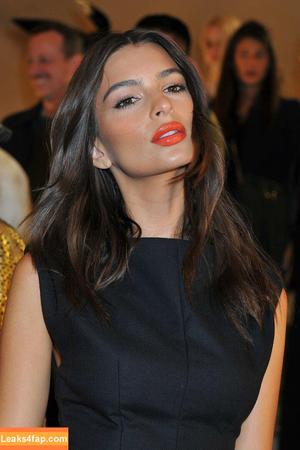 Emily Ratajkowski photo #3157