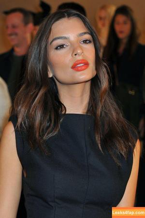 Emily Ratajkowski photo #3162