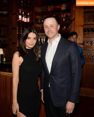 Emily Ratajkowski photo #3417