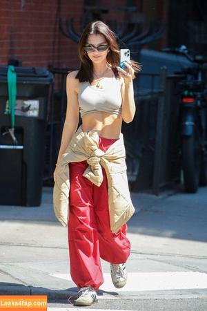 Emily Ratajkowski photo #3527