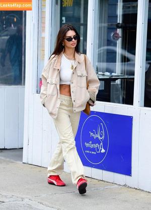 Emily Ratajkowski photo #3542