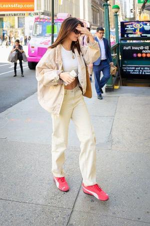 Emily Ratajkowski photo #3549