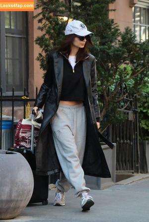 Emily Ratajkowski photo #3561