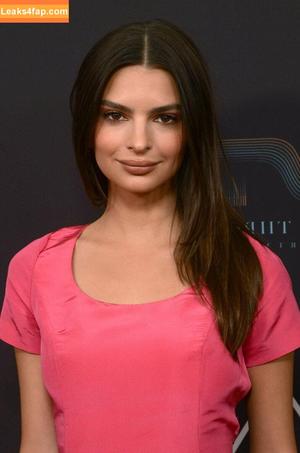 Emily Ratajkowski photo #3618