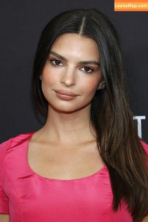 Emily Ratajkowski photo #3620