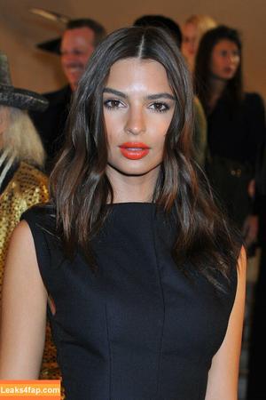 Emily Ratajkowski photo #3649