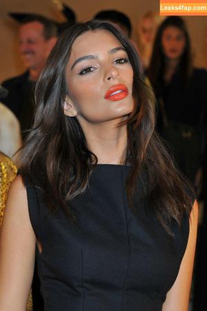 Emily Ratajkowski photo #3655