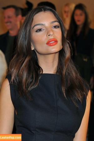 Emily Ratajkowski photo #3658