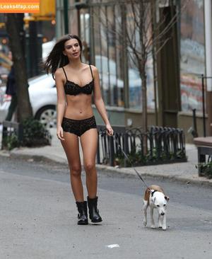 Emily Ratajkowski photo #3688