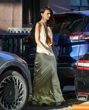 Emily Ratajkowski photo #3813