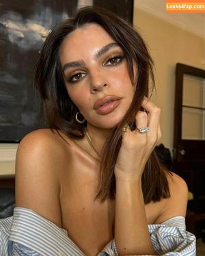 Emily Ratajkowski photo #3823