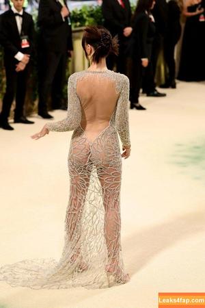 Emily Ratajkowski photo #3899