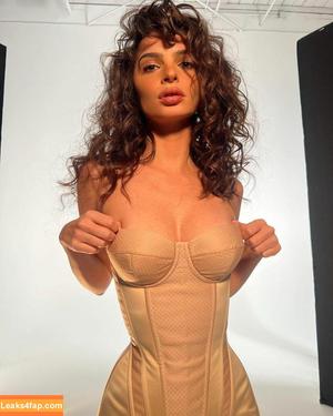 Emily Ratajkowski photo #3921