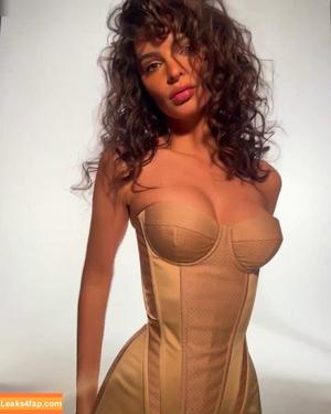 Emily Ratajkowski photo #3924