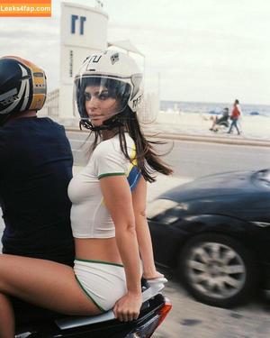 Emily Ratajkowski photo #3958