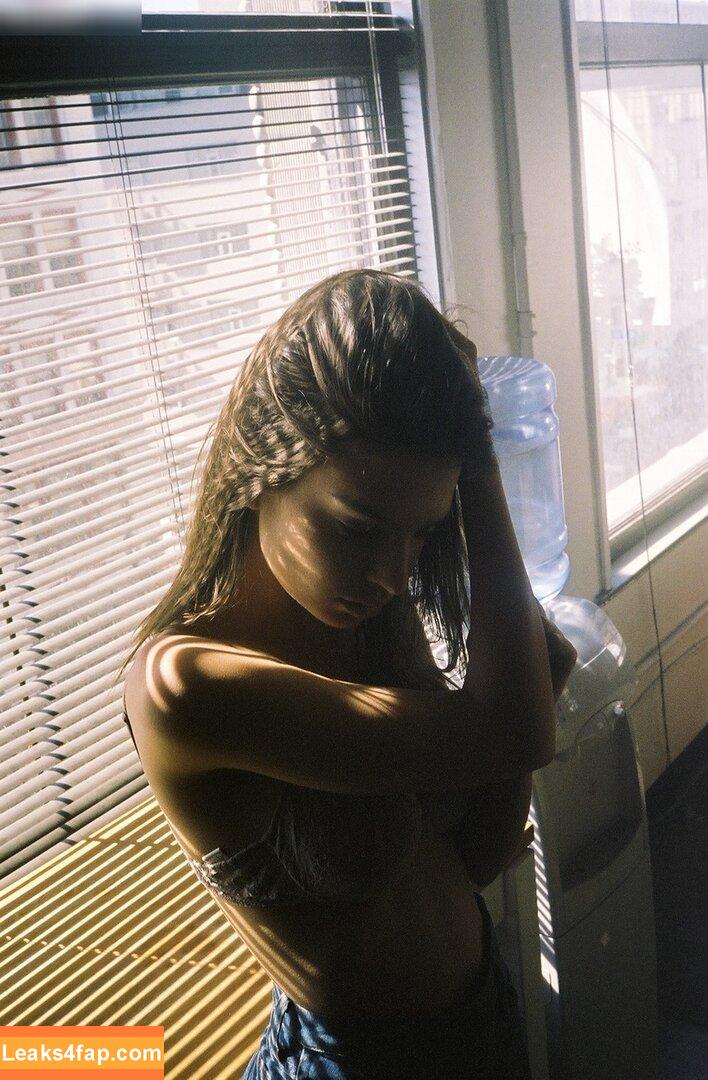 Emily Ratajkowski / Officialemilyratajkowski / emrata / https: leaked photo photo #4003
