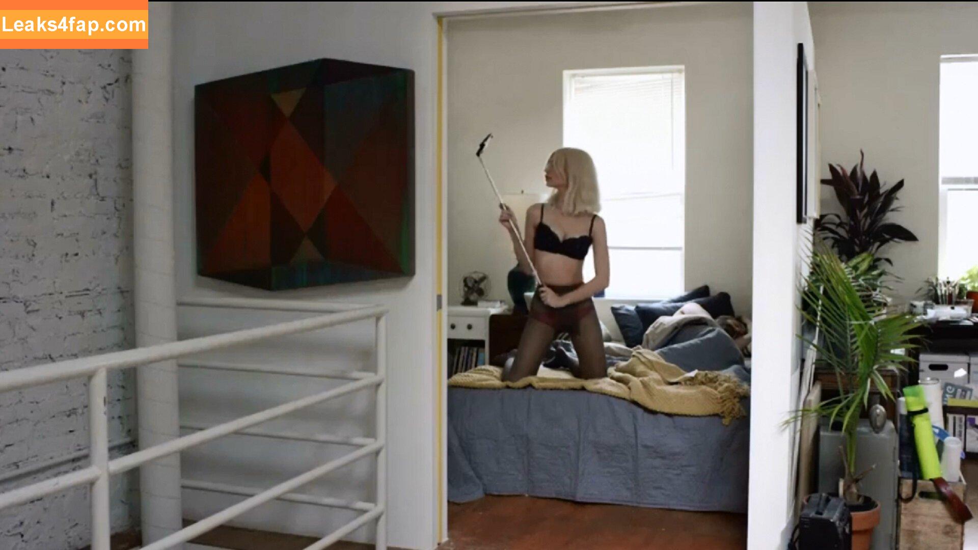 Emily Ratajkowski / Officialemilyratajkowski / emrata / https: leaked photo photo #4052