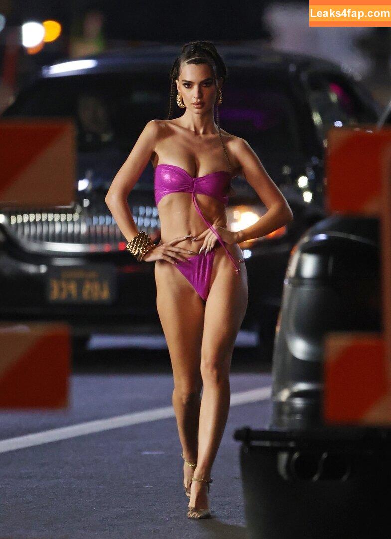 Emily Ratajkowski / Officialemilyratajkowski / emrata / https: leaked photo photo #4075