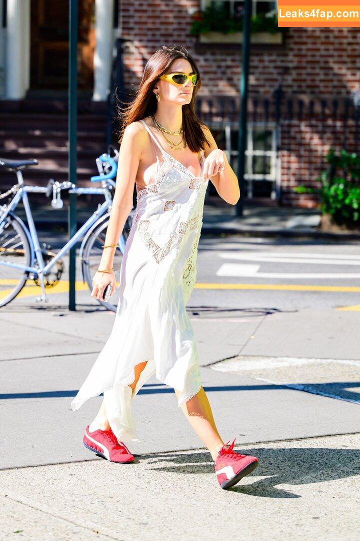 Emily Ratajkowski / Officialemilyratajkowski / emrata / https: leaked photo photo #4177