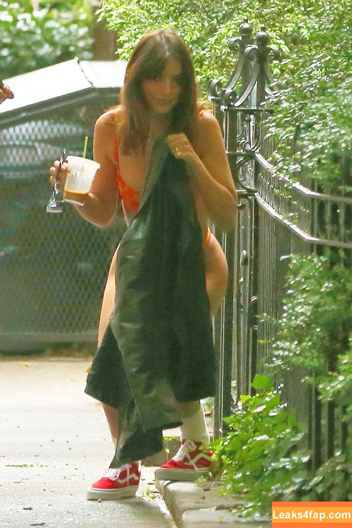 Emily Ratajkowski / Officialemilyratajkowski / emrata / https: leaked photo photo #4307