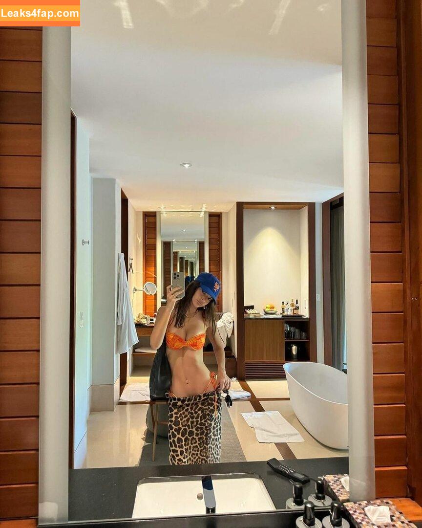 Emily Ratajkowski / Officialemilyratajkowski / emrata / https: leaked photo photo #4498