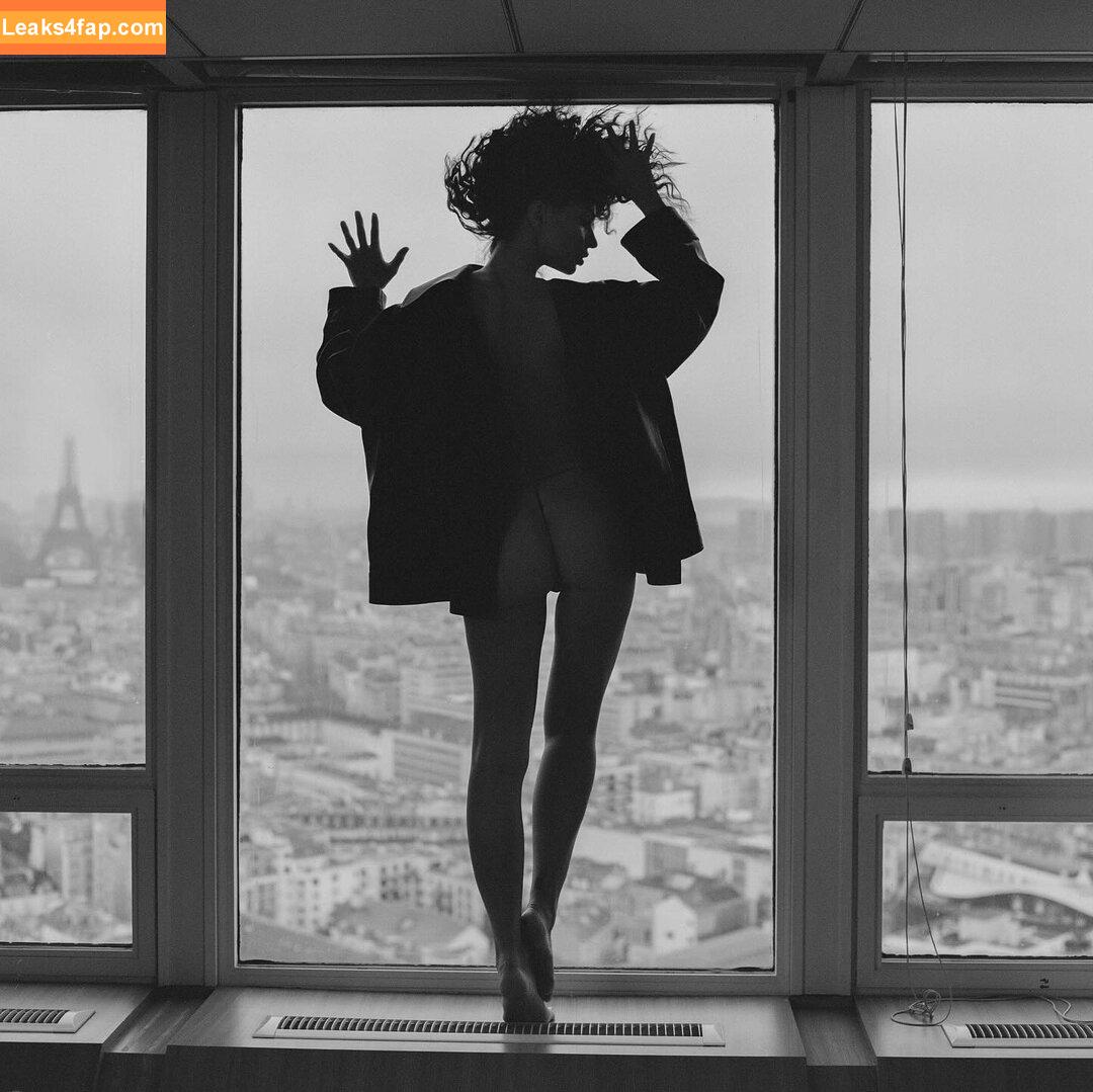 Emily Ratajkowski / Officialemilyratajkowski / emrata / https: leaked photo photo #4508