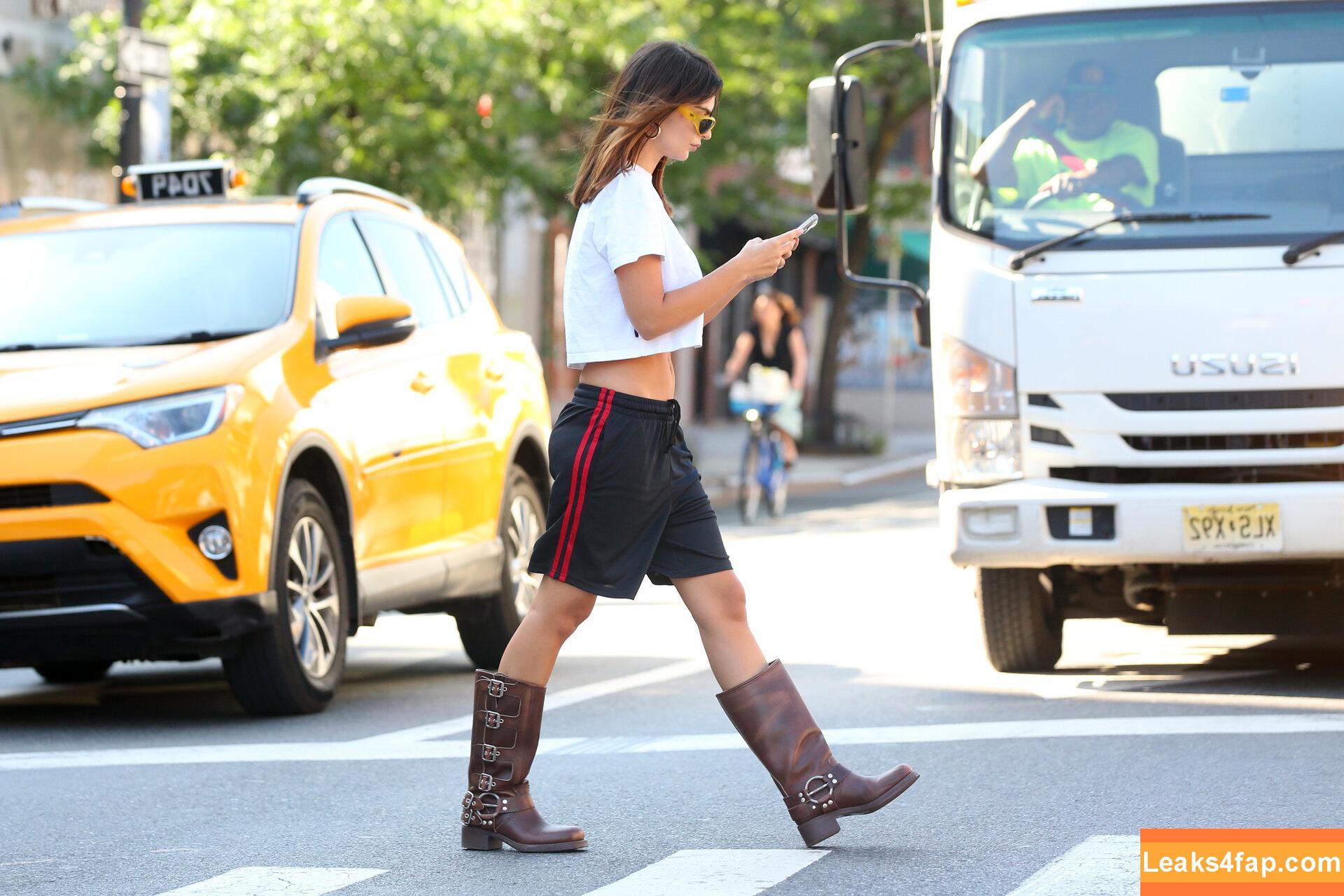 Emily Ratajkowski / Officialemilyratajkowski / emrata / https: leaked photo photo #4546