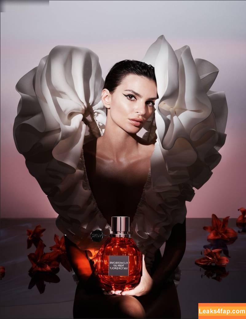 Emily Ratajkowski / Officialemilyratajkowski / emrata / https: leaked photo photo #4619