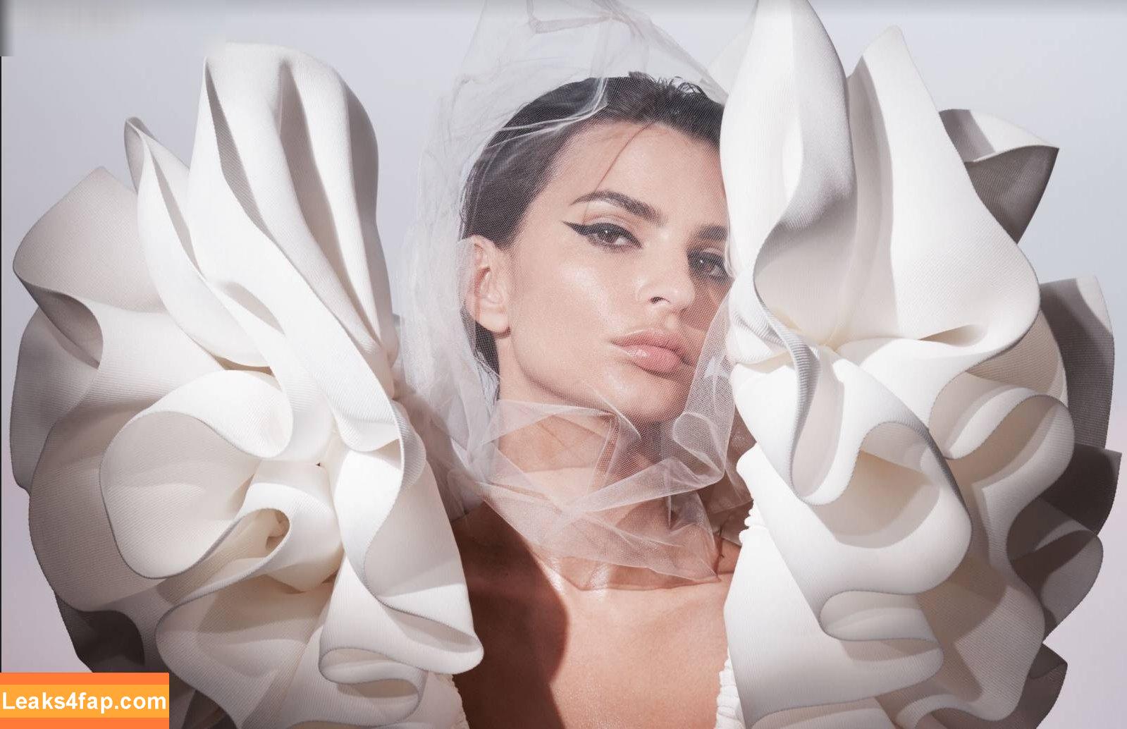 Emily Ratajkowski / Officialemilyratajkowski / emrata / https: leaked photo photo #4620