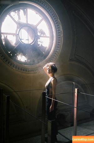 Emily Ratajkowski photo #4004