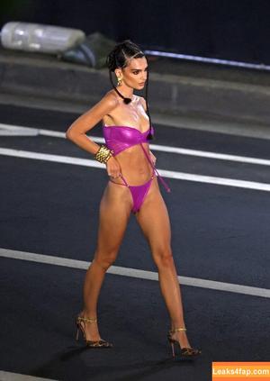 Emily Ratajkowski photo #4076