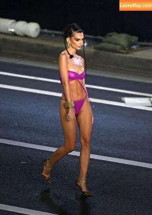 Emily Ratajkowski photo #4077