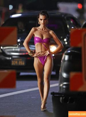 Emily Ratajkowski photo #4078