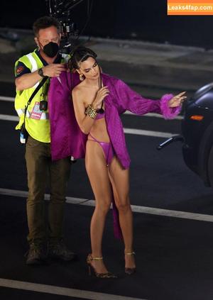 Emily Ratajkowski photo #4080