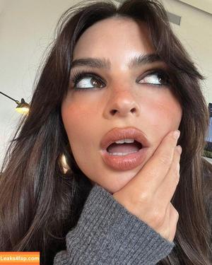 Emily Ratajkowski photo #4341