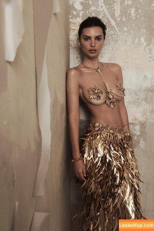 Emily Ratajkowski photo #4455