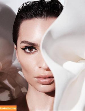 Emily Ratajkowski photo #4621