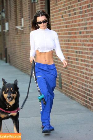 Emily Ratajkowski photo #4642