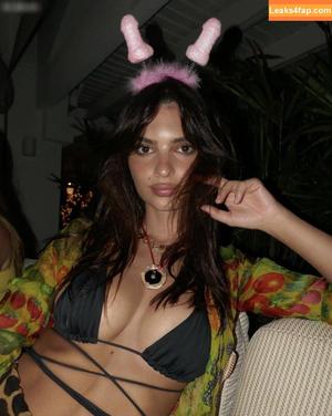 Emily Ratajkowski photo #4656