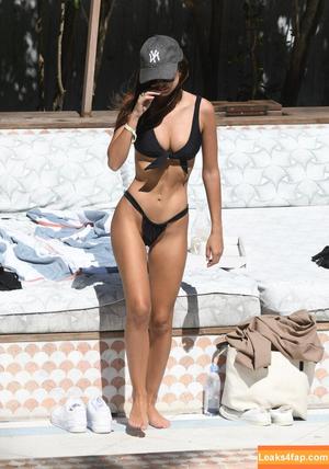 Emily Ratajkowski photo #4700