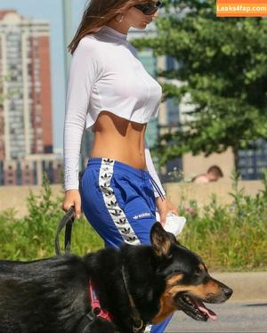 Emily Ratajkowski photo #4734